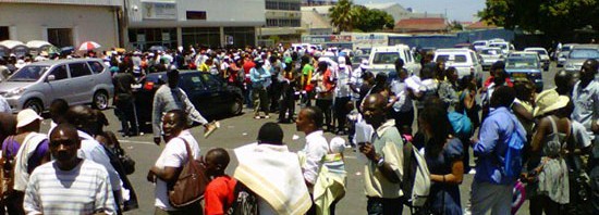 Queue for ZDP outside Wynberg Home Affairs Office